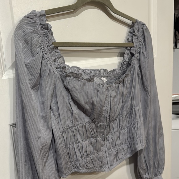 Astr Amber Puff Sleeve Smocked Blouse NWT - Picture 3 of 7